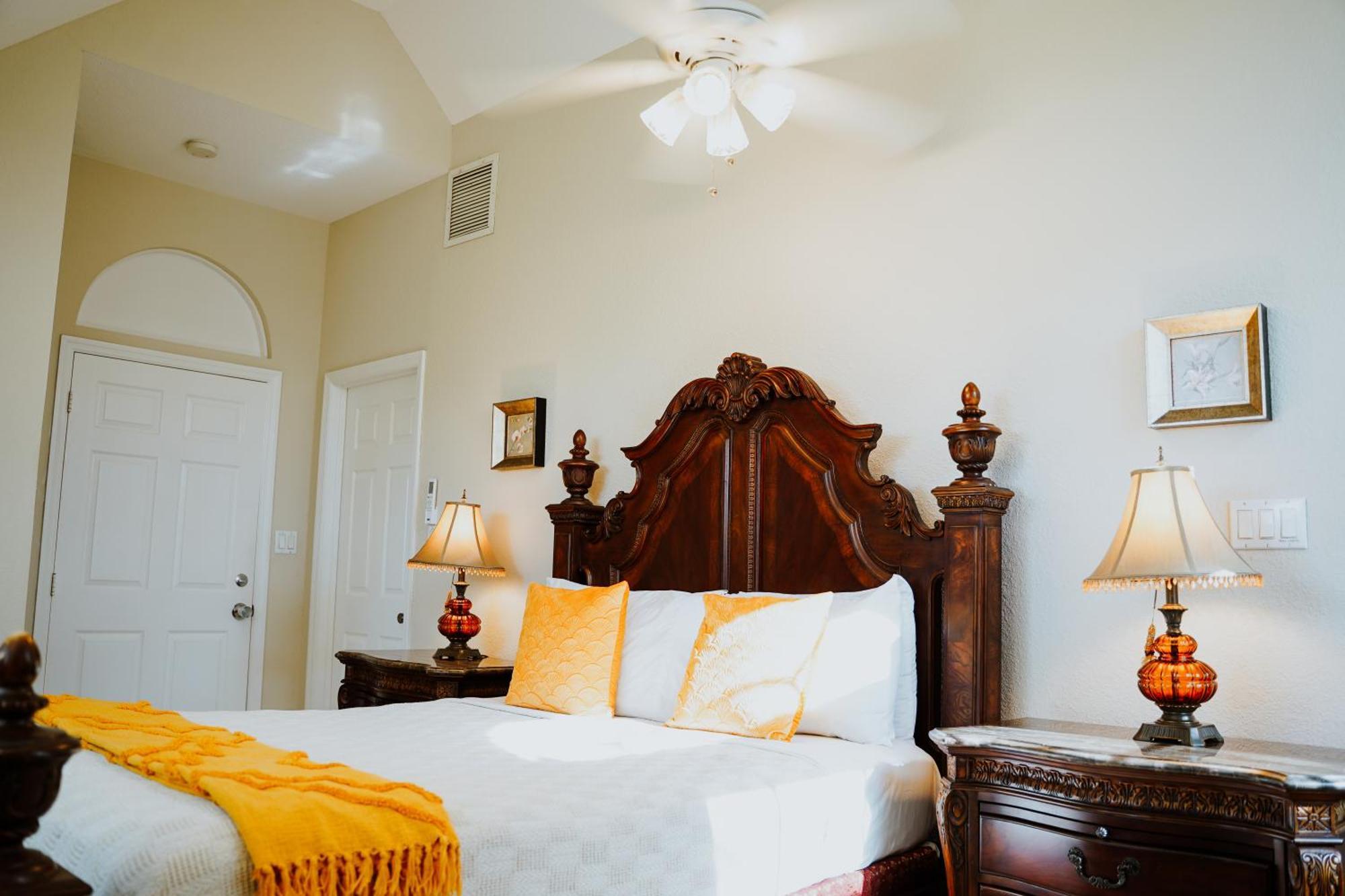 Shangri-La Boutique Bed & Breakfast West Bay Buitenkant foto
