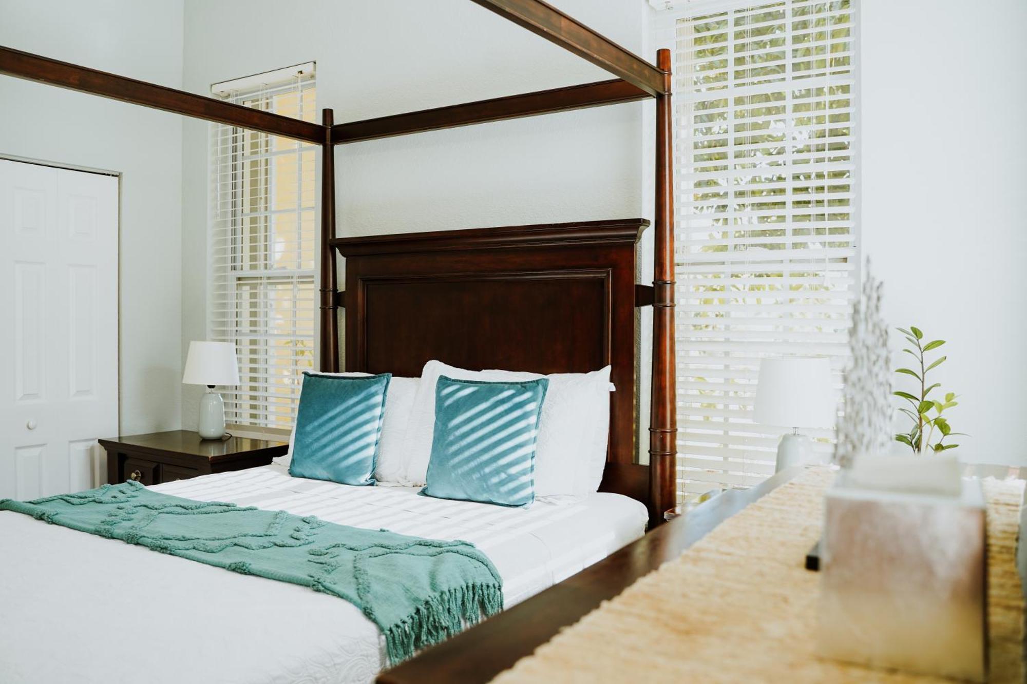 Shangri-La Boutique Bed & Breakfast West Bay Buitenkant foto