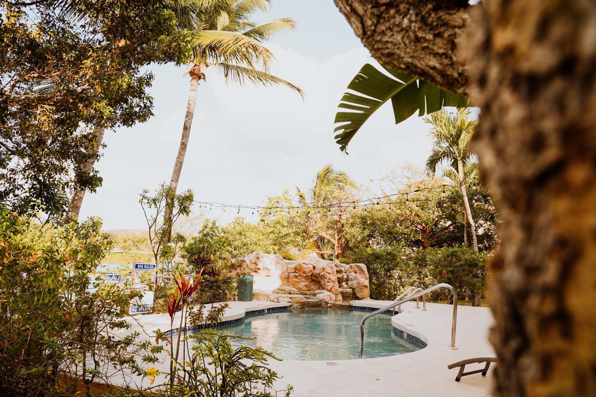 Shangri-La Boutique Bed & Breakfast West Bay Buitenkant foto