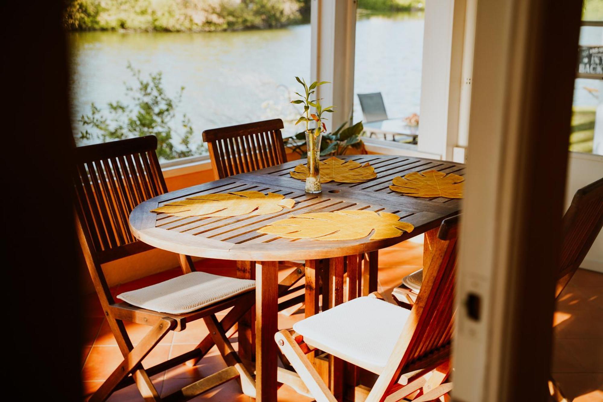 Shangri-La Boutique Bed & Breakfast West Bay Buitenkant foto