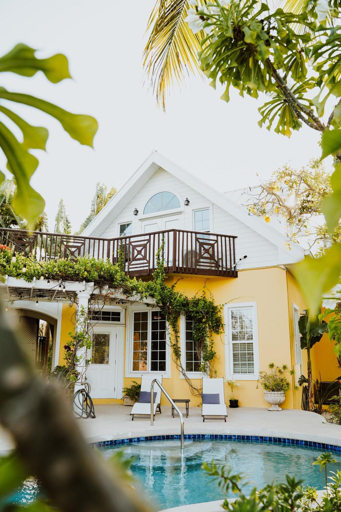 Shangri-La Boutique Bed & Breakfast West Bay Buitenkant foto