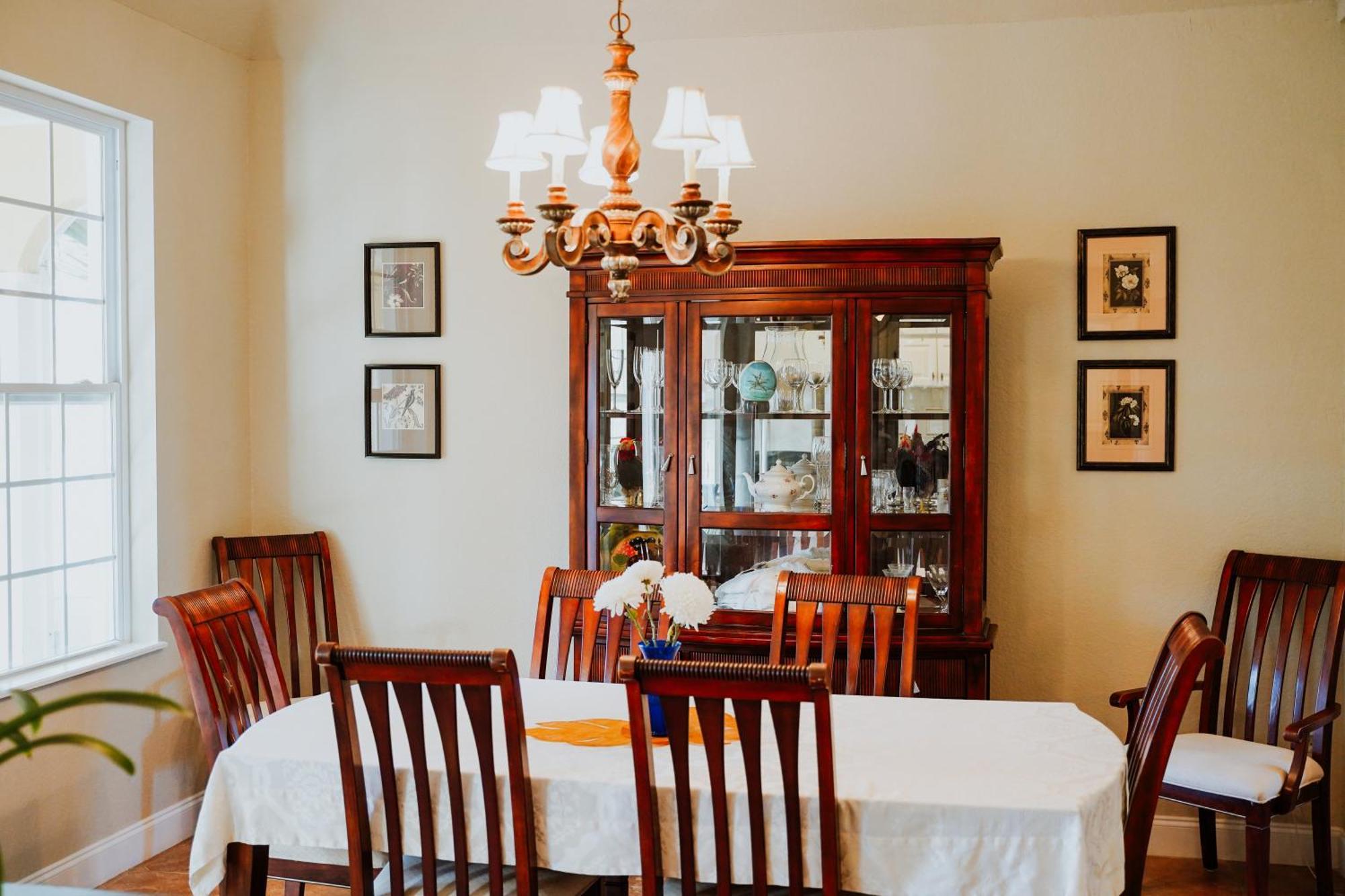 Shangri-La Boutique Bed & Breakfast West Bay Buitenkant foto