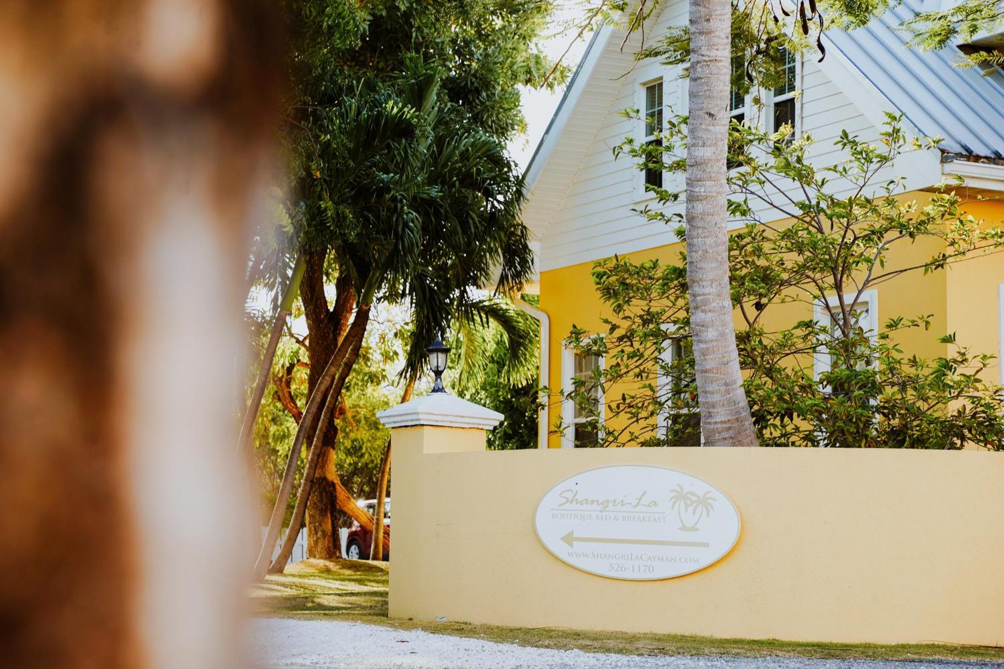 Shangri-La Boutique Bed & Breakfast West Bay Buitenkant foto