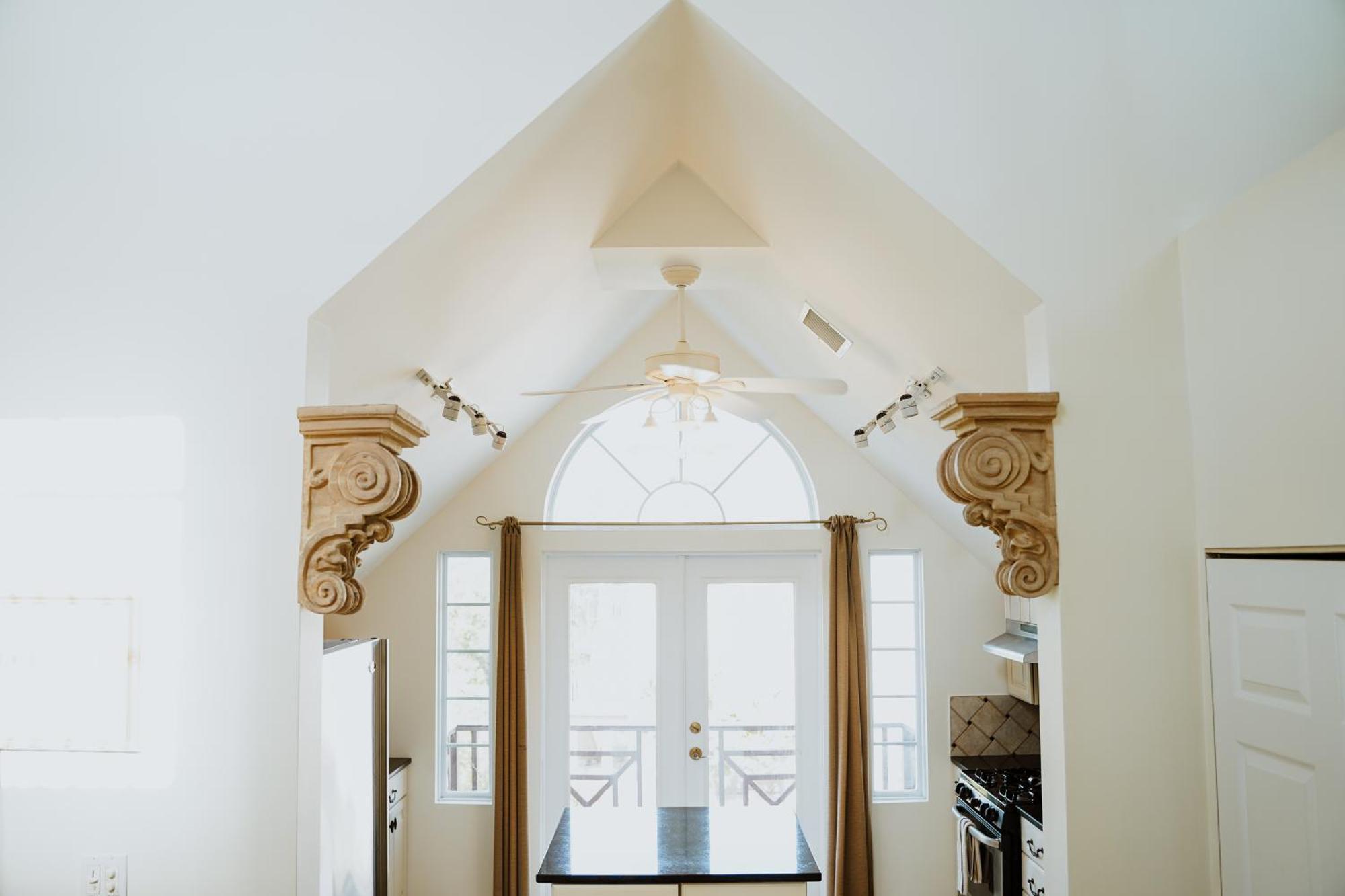 Shangri-La Boutique Bed & Breakfast West Bay Kamer foto