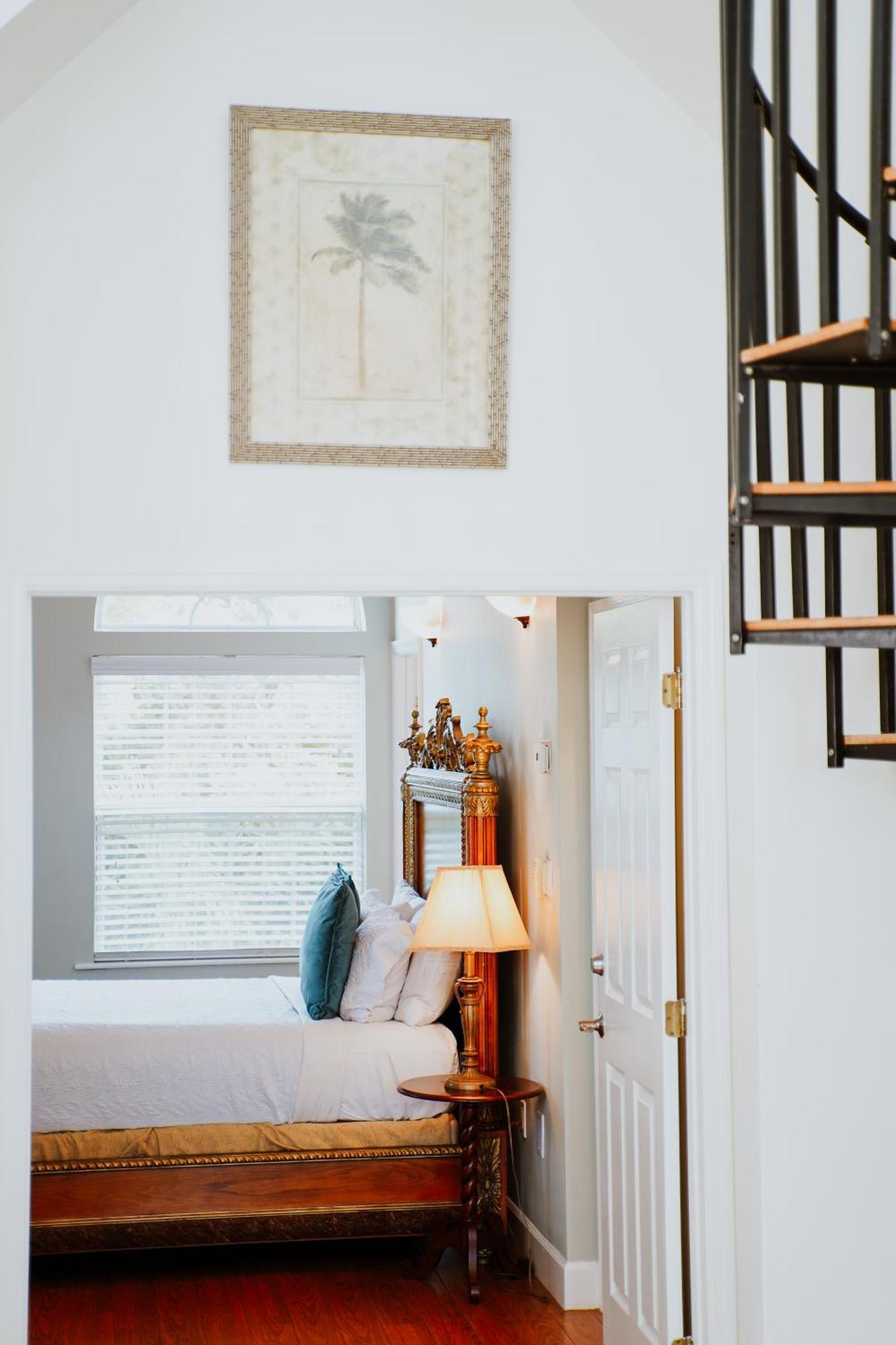Shangri-La Boutique Bed & Breakfast West Bay Kamer foto