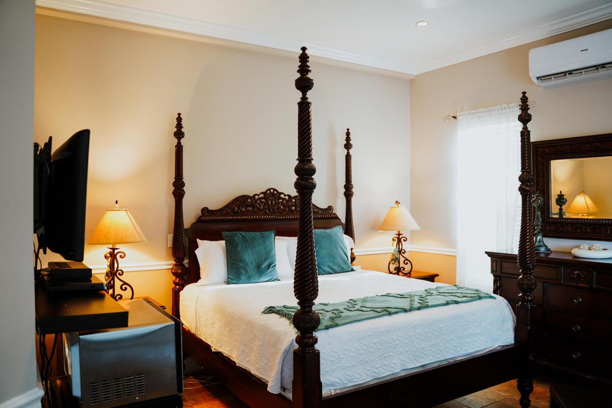 Shangri-La Boutique Bed & Breakfast West Bay Kamer foto