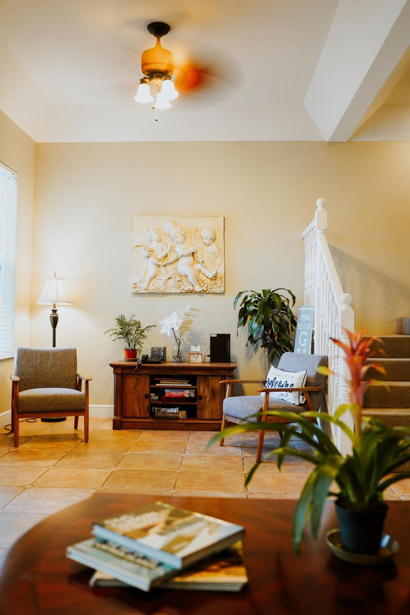Shangri-La Boutique Bed & Breakfast West Bay Buitenkant foto