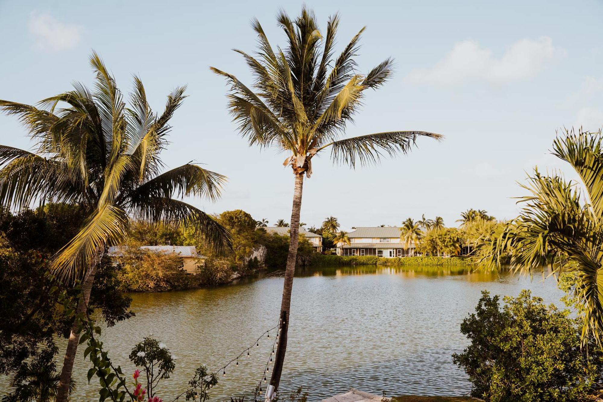 Shangri-La Boutique Bed & Breakfast West Bay Kamer foto